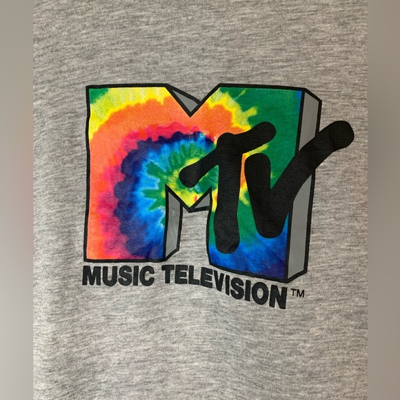 MTV Women’s Loose Fit T-Shirt. Colorful. NWT. Size M - Picture 2 of 5